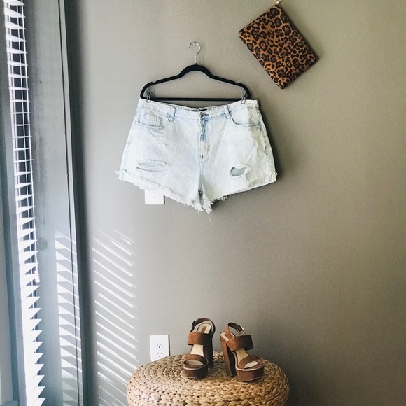 Forever 21 Pants - ➕➕ f21+ destroyed denim shorts ➕➕